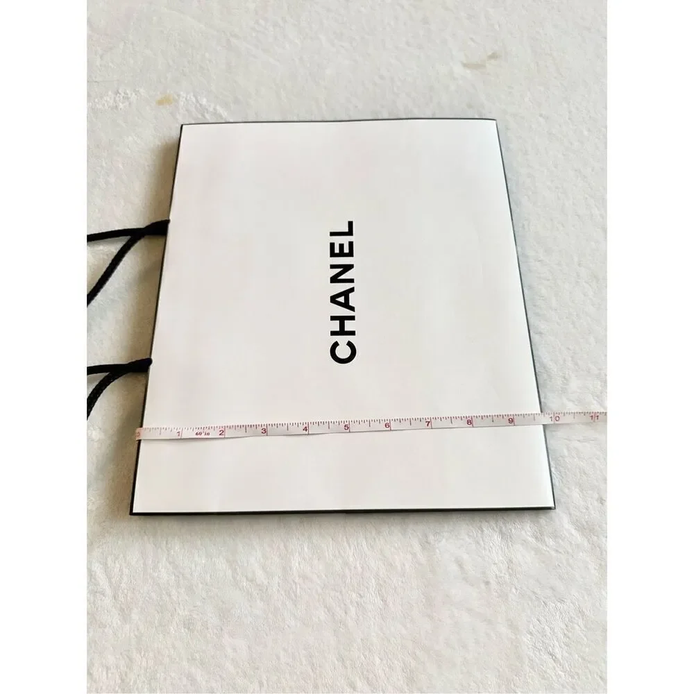 Chanel black-and-white gift bag ￼